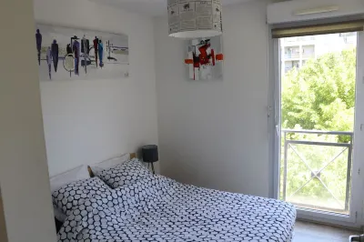 F2 garage,terrace,wifi,near town hall/train station/richter