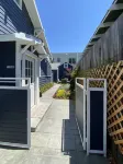 Cozy living, one block from Downtown Burlingame