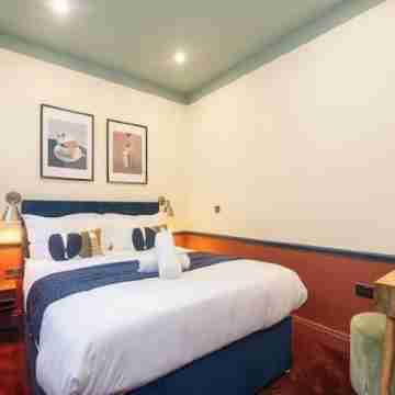 Chambers Residence | 2BR | Opulent Character Rooms