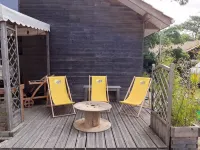 Chalet 1 to 5 persons garden and terrace with pergola in residential park Hotels in Soulac-sur-Mer