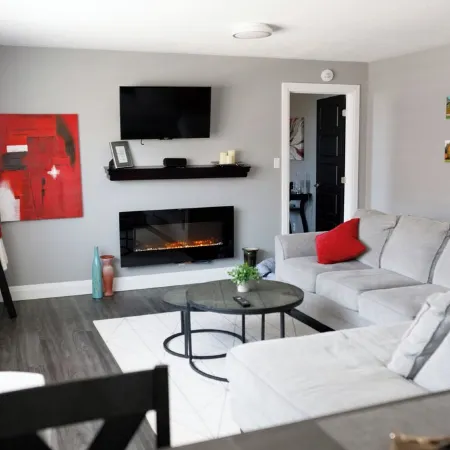 Berklee Suites of Stratford- Private 1 Bedroom Apartment