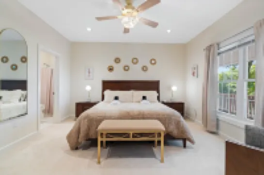 Elevated Lifestyle, Spacious 6 Bdrm w/ Hot Tub!