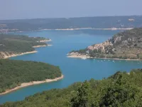 GITE T3 "LAVANDIN" WITH LAKE VIEW / BEACH 200 m / BAUDUEN (83)
