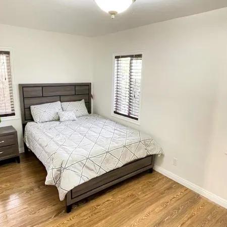 Entire Remodeled House 2B1B in LA w/self check-in