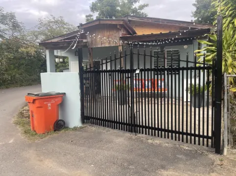 4 min walk to corcega beach or just relax in the jacuzzi!!