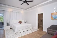 The Sun Seeker Villa Ja 8 Bedrooms Villa, fully staffed, great for large groups. Hotels in 