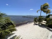 CLEAR OCEAN VIEWS ! Ocean Front  Home in key largo