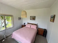 Classic Kiwi Bach In Blissful Urquhart Bay - Relax and Recharge Hotels in Whangarei Heads