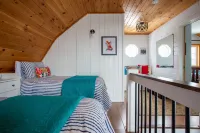 The Island Gales Cottage: Spacious Family Retreat in the Heart of Cavendish