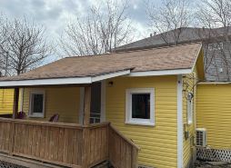 Seaman's Cottage #2 in Summerville Centre - Pet Friendly!