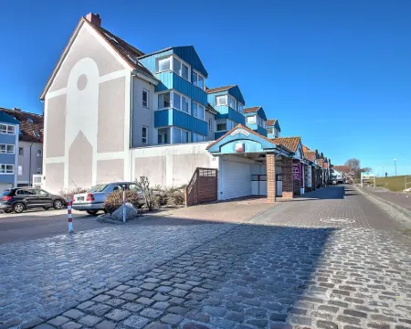 1st beach row Hotels in Schonberger Strand