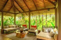 Spacious 5-bedroom villa with 2 pools in Playa Negra Puerto Viejo
