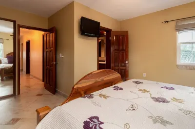 New Listing - Beautifully Decorated, One Bedroom Ocean View Condo Hotel a 