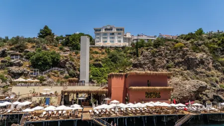 La Boutique Hotel & Suites