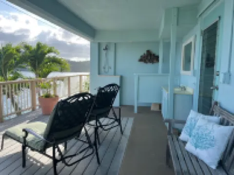 Spectacular Beachfront Villa. Great Snorkeling, Kayaking, Sunrise & Sunset Views