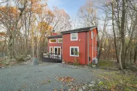 Lux Lakeside in amenity rich gated community w/ HotTub, Sauna, Stream, Game Room
