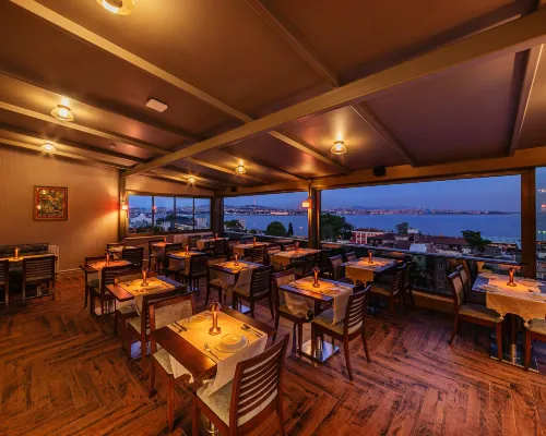 Azade Premier Hotel Hotels near Arasta Bazaar