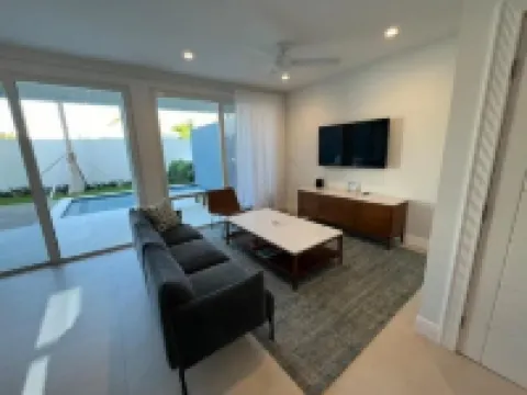 Discounted Summer rates! Grace Bay New Luxurious home 3+ Bedrooms & Pool