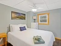 Knife Edge Escape - Cozy Lakeside Cottage Getaway with Views of Mt. Katahdin Hôtels à : Comte de Piscataquis