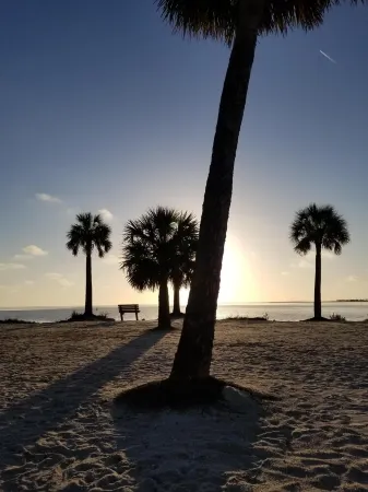 Close to Beach and Tarpon Springs Sponge Docks. Cottage on Spring Bayou