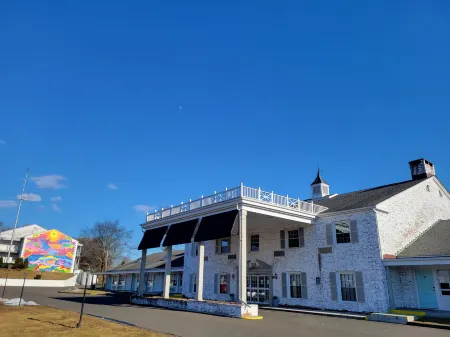 Circle Hotel Fairfield Отели в г. Фэрфилд