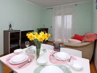 Starry Night - Extra big bed, big bathtub, private parking, sea view, 2 rooms Hotels in Pobri