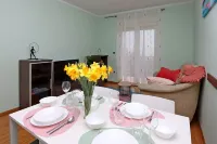 Starry Night - Extra big bed, big bathtub, private parking, sea view, 2 rooms