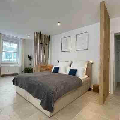 Unique city center studio with carport Rooms