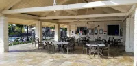 Surf and Racquet Club Paradise with Pickleball Courts/Pool/Air Conditioning