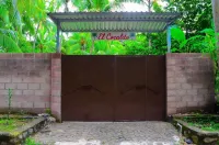 Spacious “ Home,Sweet Home”  3 mins.from the beach .Close to restaurants ,stores