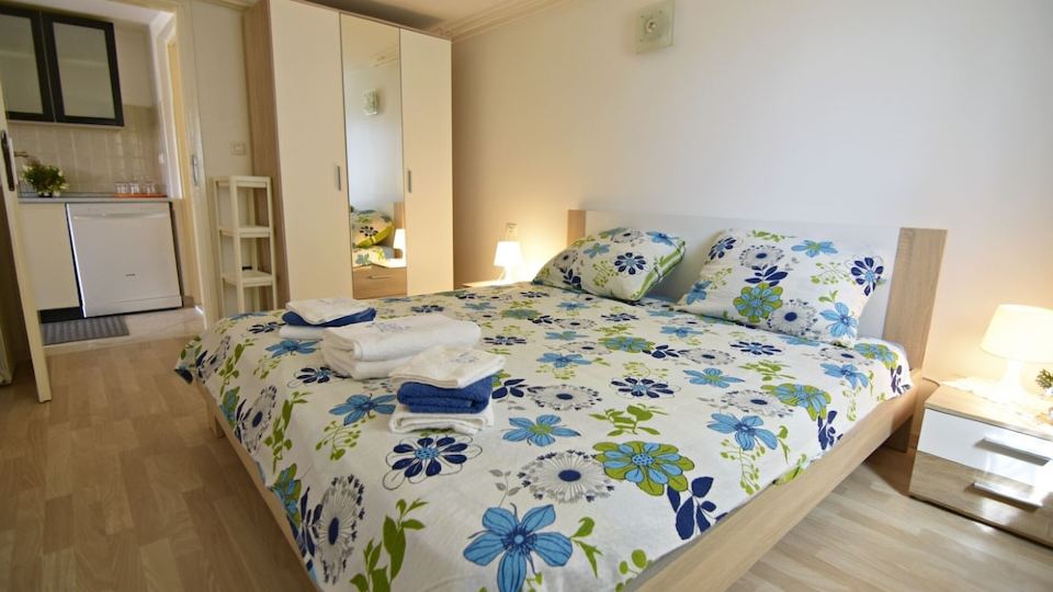 Comfortable Accommodation in Savudrija, Near the Beach, Wi-Fi, Garden, Parking