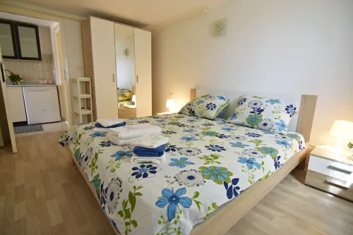 Apartment Umag-Savudrija Nena2 near the beach, Wi-Fi, garden terrace