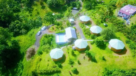 5 ecological bungalows / 1 Access disabled people / 2 bedrooms / wireless / pool