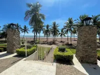 Luxury Beachfront Condo 3bd/3.5ba in the Heart of Jacó