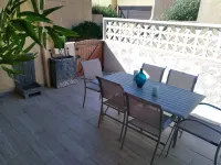 Quiet house ten metres from the beach