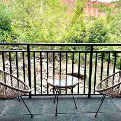 Modern Luxury Apartment in the Heart of Quincy Others