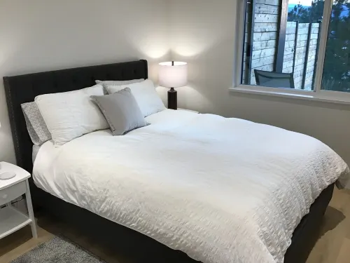 Naramata Sunset Oasis : Couples romantic getaway.