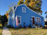 The Anchor House Marblehead Retreat - Minutes to Old Town and Historic Salem! Hotels near Old Burial Hill Cemetery