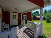 Idyllic Swedish house with lake view and 350 m private shoreline Ξενοδοχεία στην πόλη Sunne