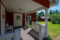 Idyllic Swedish house with lake view and 350 m private shoreline Hotels in Sunne