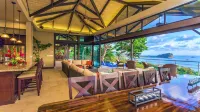 Luxury Villa Manuel Antonio - 8Br Estate w/ Chef, Grand Ocean Views & Beach Path