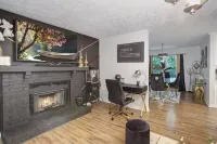 Welcome to the Good Life - with heated hot tub & Wifi and rental cars services