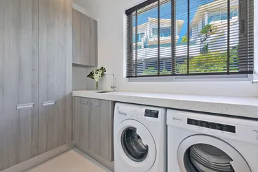 รูปภาพของ3 BED/ 4 BATH SINGLE-LEVEL BEACHSIDE, SEE- and MOUNTAIN VIEWS VILLA 'BB2'