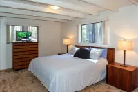 Private Graeagle home in a Grove of Pines Hotels near Eagle Ridge RV Park