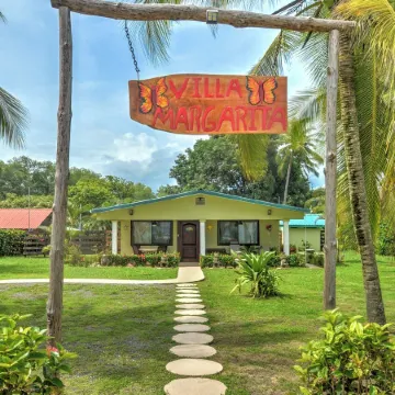 Beautiful beachfront home with a private pool in between Jaco & Manuel Antonio.