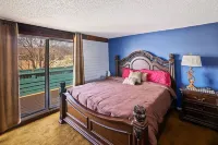 family getaway with hot tub and game room on 2 acres