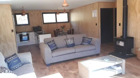 Marlborough Sounds Holiday Home Brand New Sea Views 3brm with Large Deck