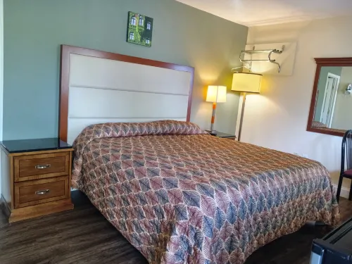 Maple Leaf Motel Hotels in New Milford