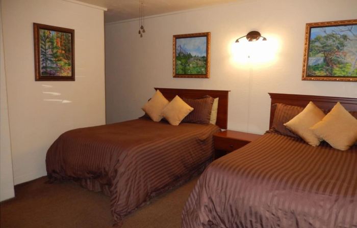 The Gateway Restaurant & Lodge