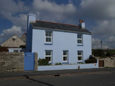 Fishermans Cottage Hotels near Fancys Farm